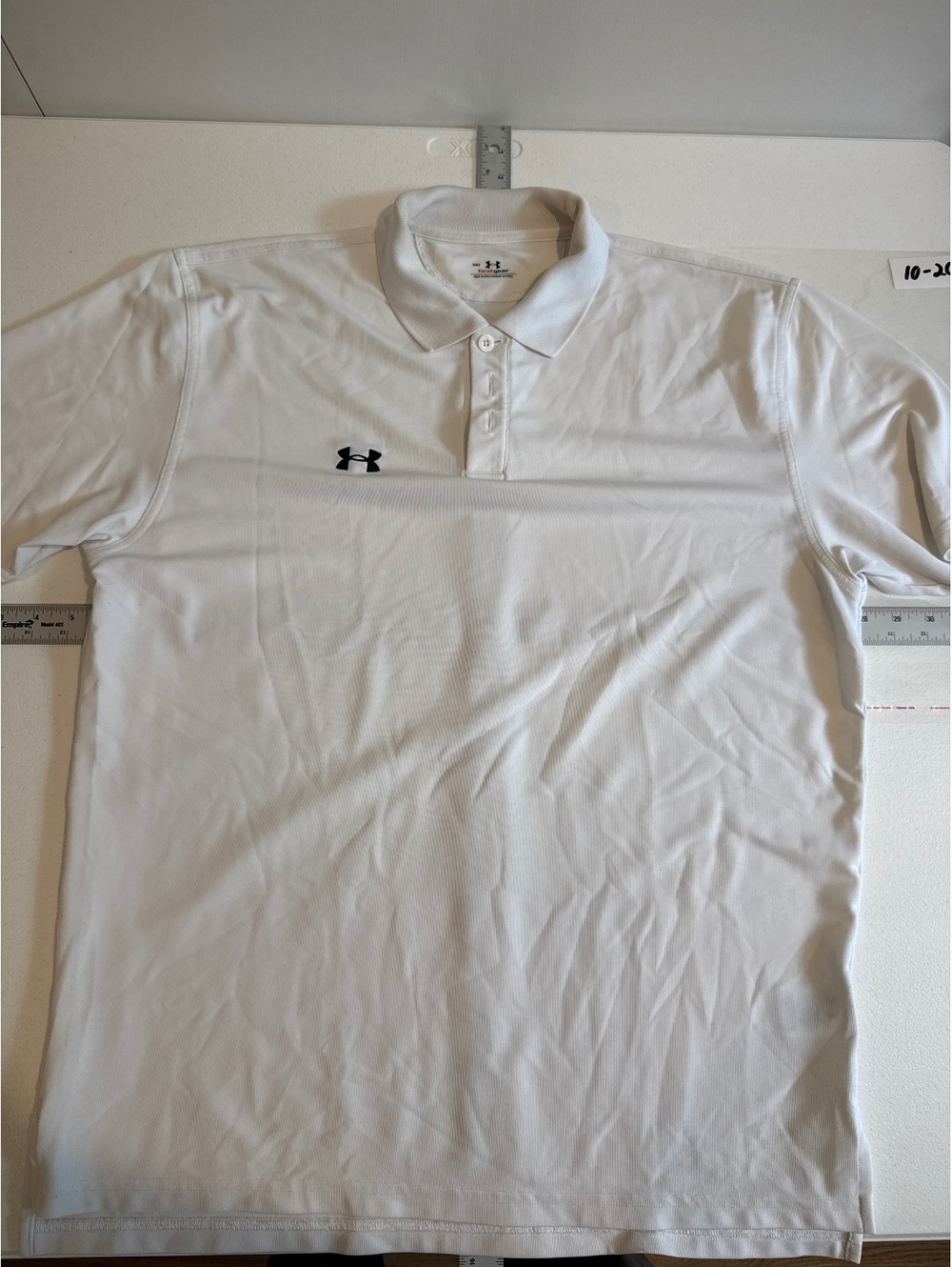 UNDER ARMOUR POLO WHITE SIZE MEDIUM